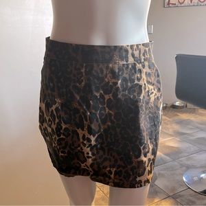 Large cheetah skirt with zipper.